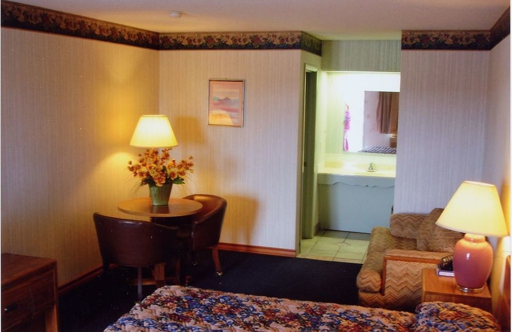 Hillcrest Inn & Suites Ozona Cameră foto